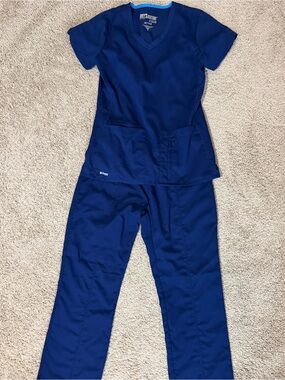 Grey's Anatomy Classic V-Neck Scrub Set in Navy Blue - Small